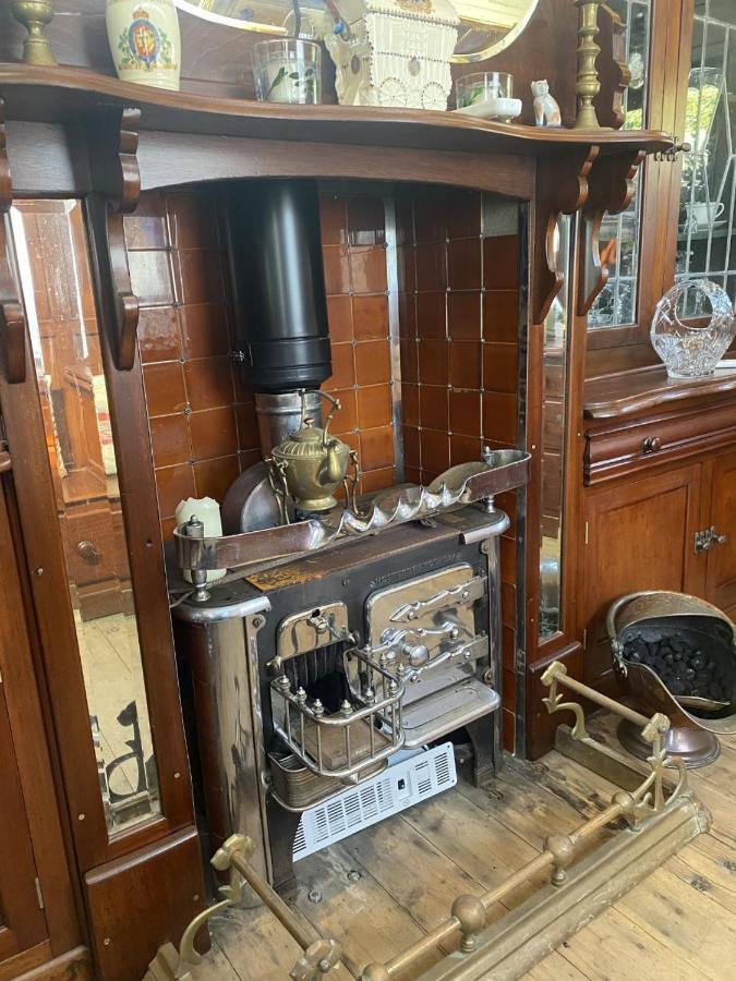 Vintage Showman'S Wagon For Two Close To Beach 플리머스 외부 사진